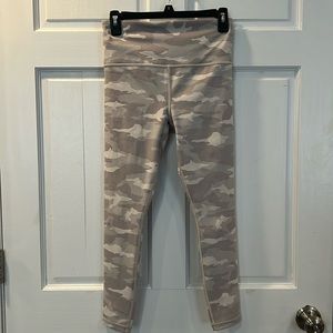 107. Size Small Athleta Elevation 7/8 Tight